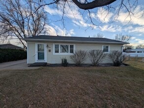 Building Photo - 1132 S 10th Ave