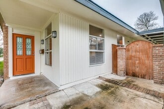 Building Photo - 511 E Hathaway Dr