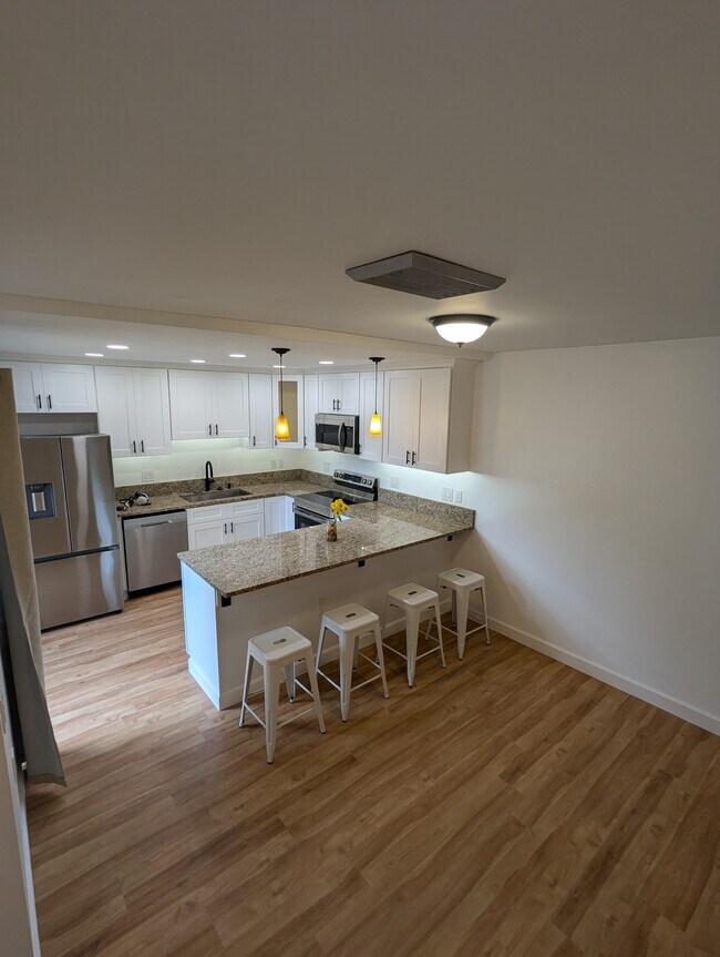 Foto del edificio - 3223 Gardens East Dr