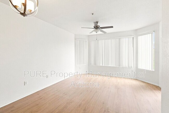 Foto del edificio - 420 W 1st St