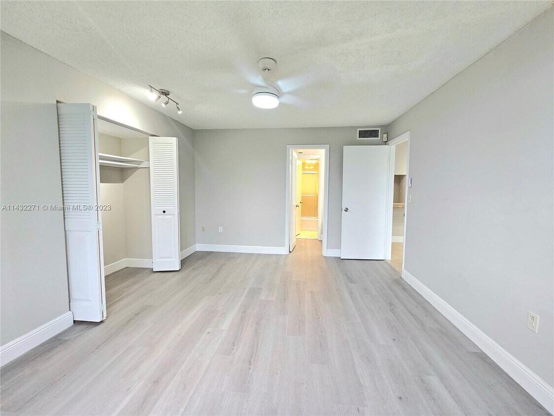 3490 Foxcroft Rd Unit B202, Miramar, FL 33025 Condo for Rent in