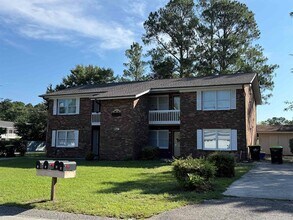 Building Photo - 4047 Fairway Dr