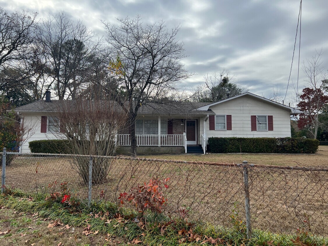 Foto principal - 1602 Camelot Dr