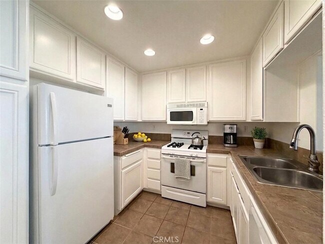 Foto del edificio - 32 Tradewinds