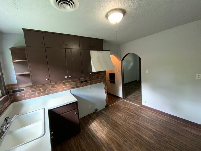 Foto del edificio - 602 W English St