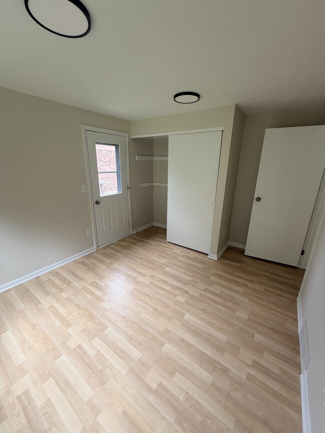 Building Photo - 27 Hillbridge Cir