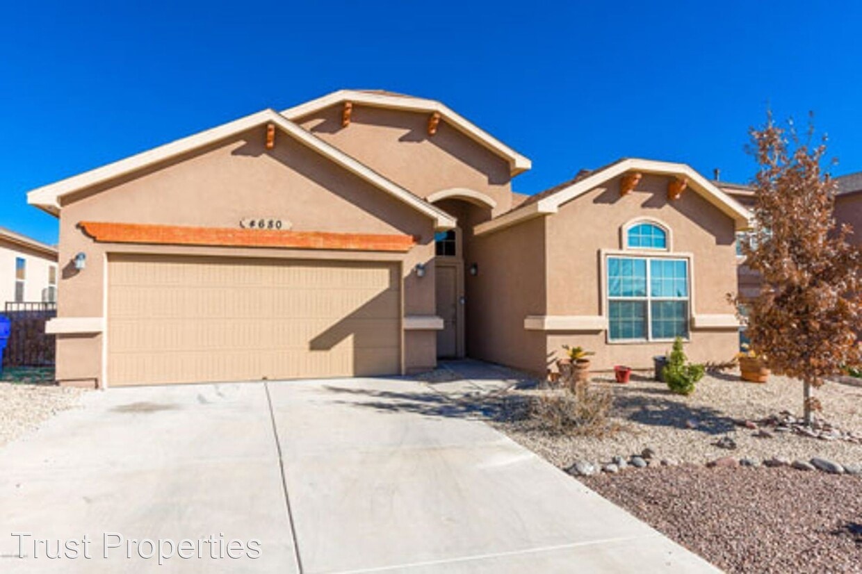 3 br, 2 bath House 4680 Salado Creek St House Rental in Las Cruces