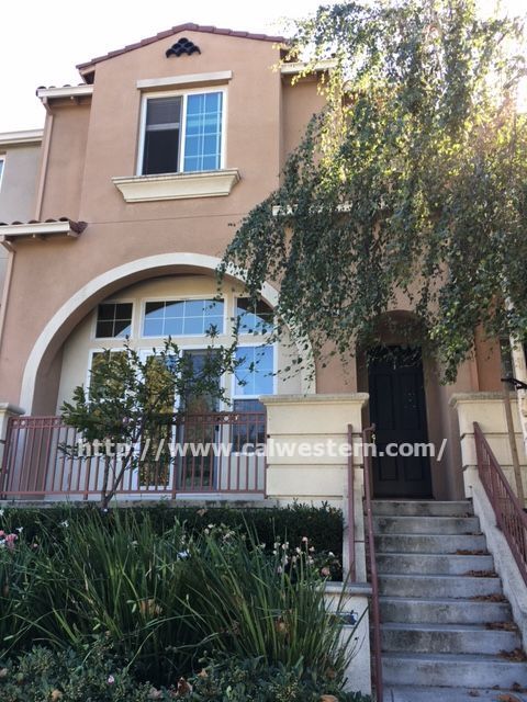 Building Photo - Rivermark 3 Bedroom 2.5 Bath Townhouse