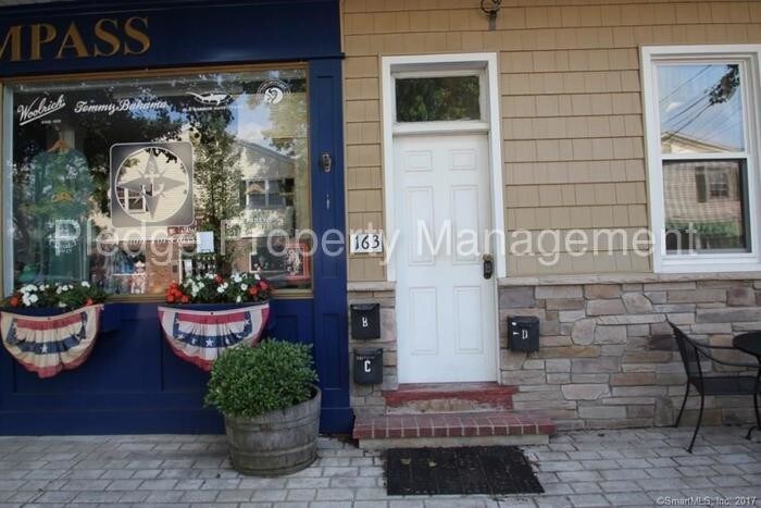 Foto principal - 163 Main St