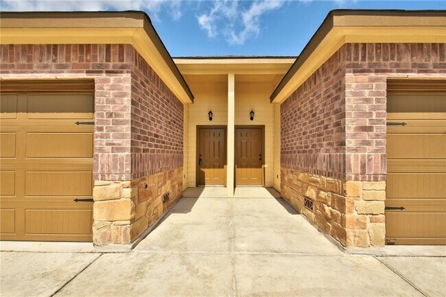 Foto del edificio - 467 Jack Rabbit Ln