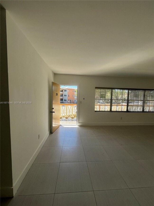 Building Photo - 11855 NE 19th Dr