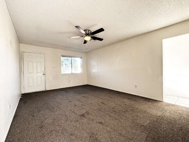 Foto del edificio - "Spacious 4-Bedroom Home in Yuma with 2 Full Baths!"