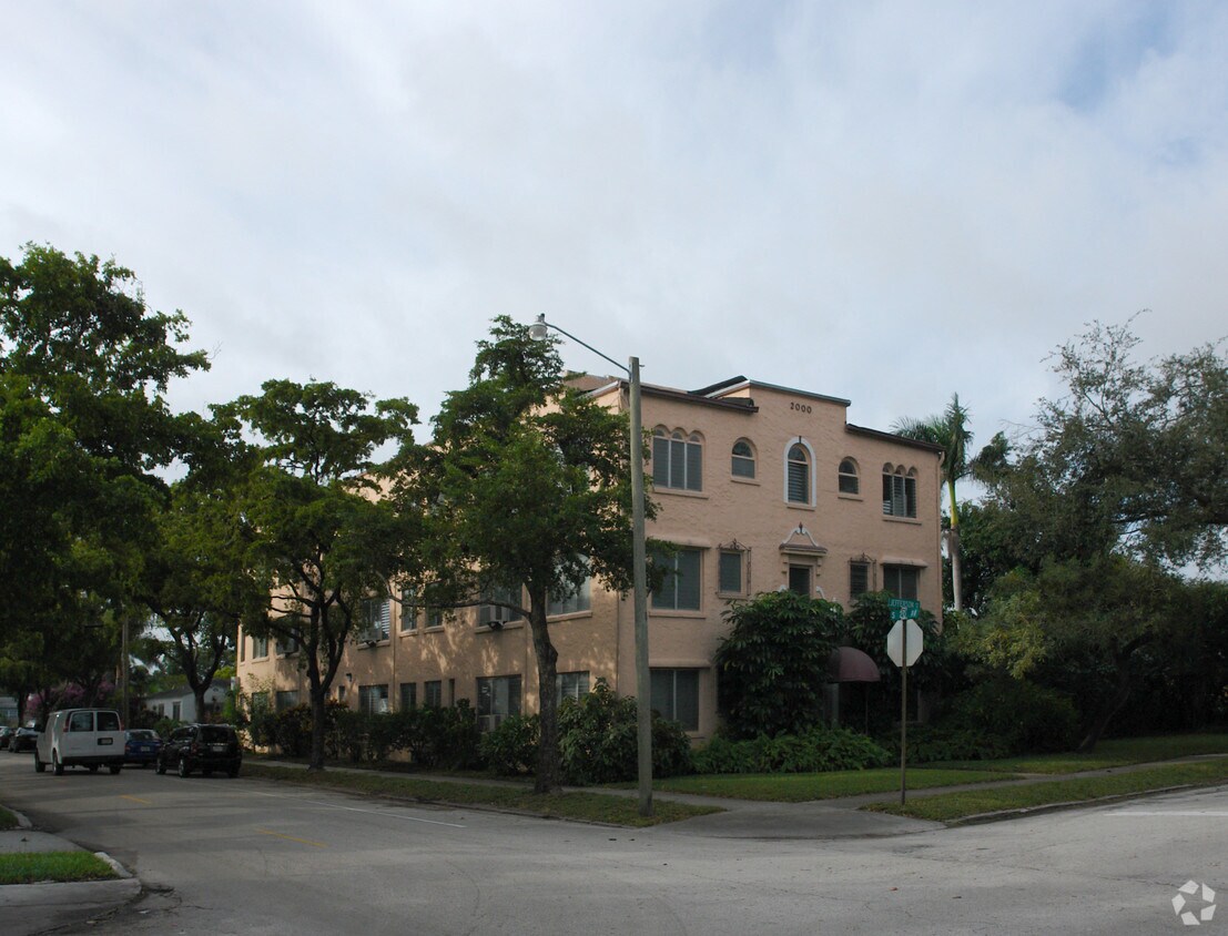 Building Photo - 2000 Jefferson St