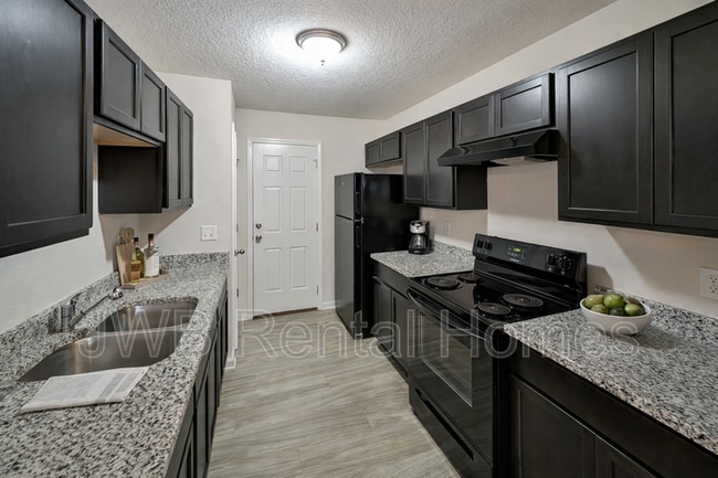 Building Photo - 8601 India Ave