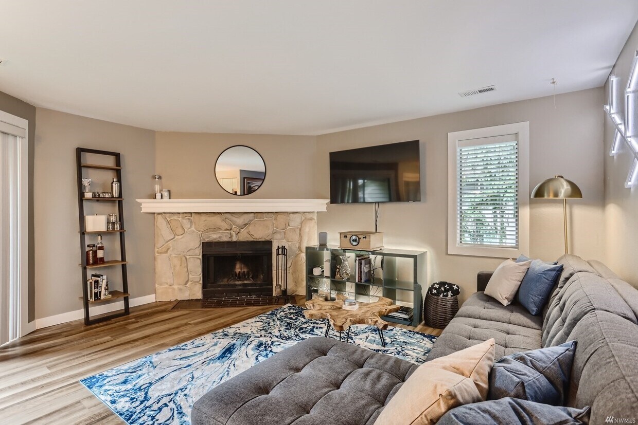 Living Room - 12612 NE 119th St