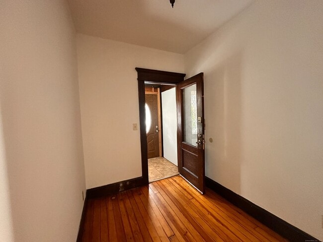 Building Photo - 227 Olivia St