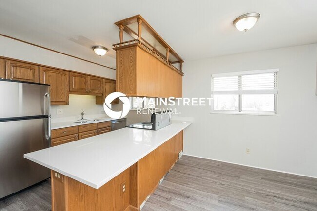 Foto del edificio - 4 Bedroom Pet-Friendly Home in Aurora, CO with Main Street Renewal