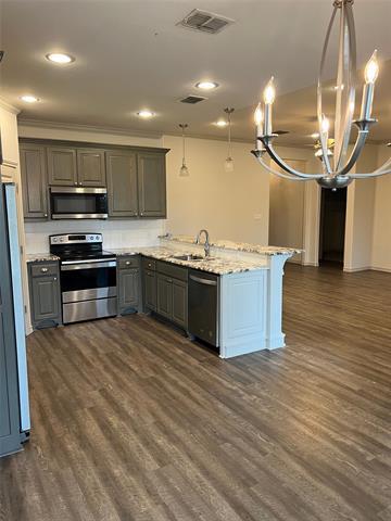 Foto del edificio - 1520 Clover Ln