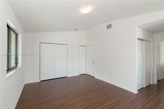 Building Photo - 6301 S Station Square
