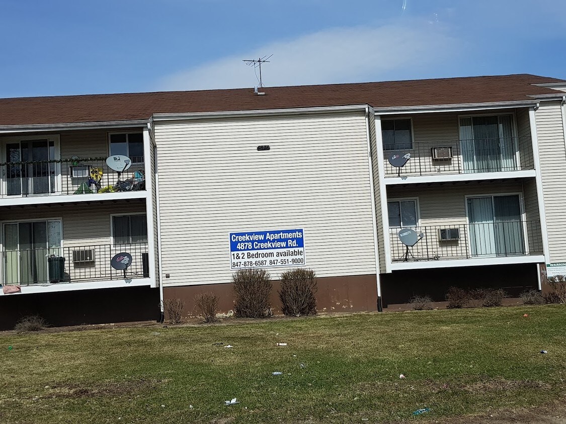 Foto principal - 4878 Creek View Rd