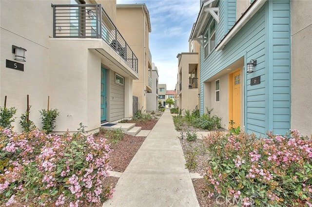 Building Photo - 6 Crown Point Dr