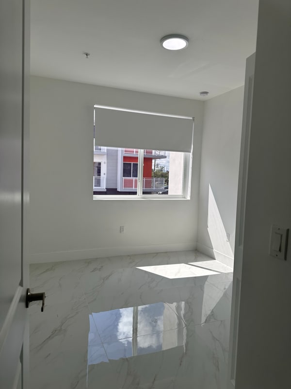 Foto del edificio - 1453 W 29th St