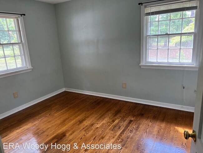 Foto del edificio - 3 br, 1.5 bath House - 6460 Thrush Way