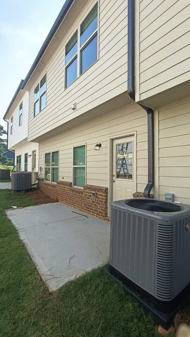 Foto del edificio - Brand New Townhouse in Lilburn