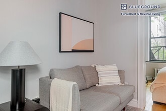 Building Photo - 246 Mott St