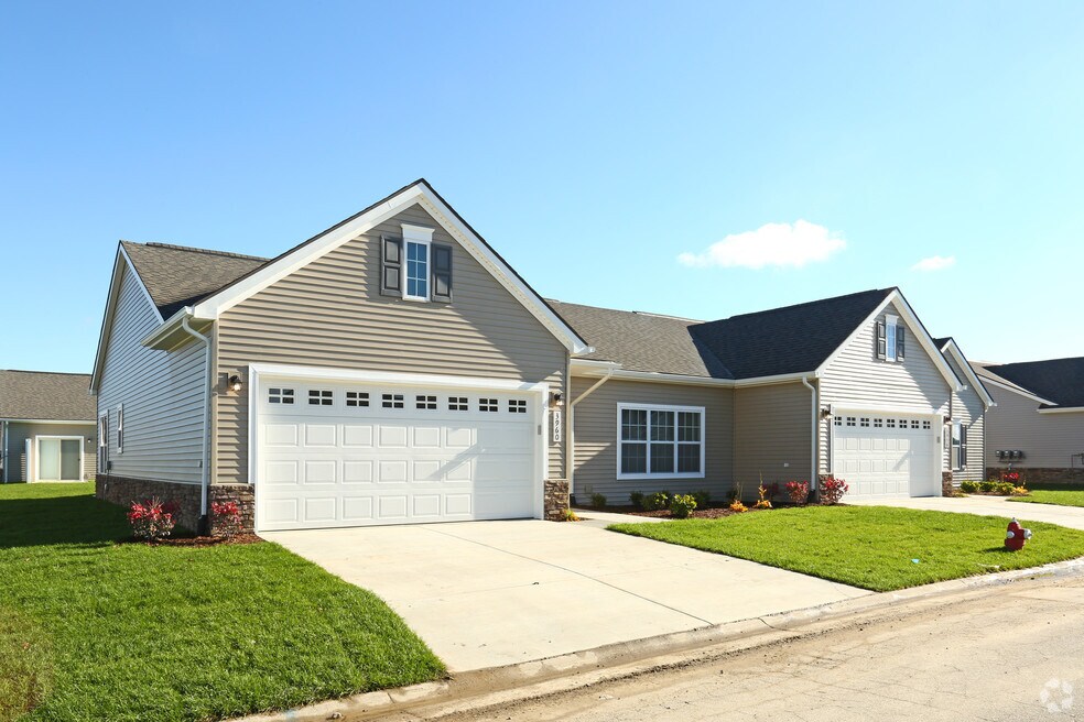 Village Green of Lansing Rentals Lansing, MI