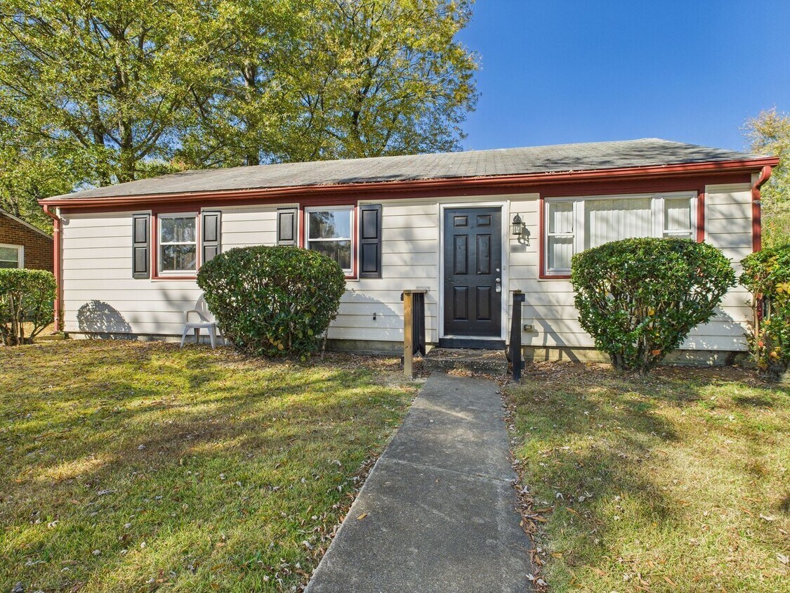 Photo - 2102 Brockway Ln