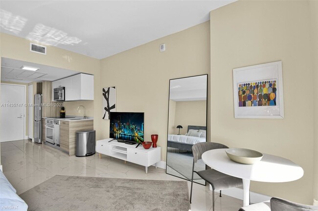 Foto del edificio - Studio, 1 bath Condo - 1300 Brickell Bay D...