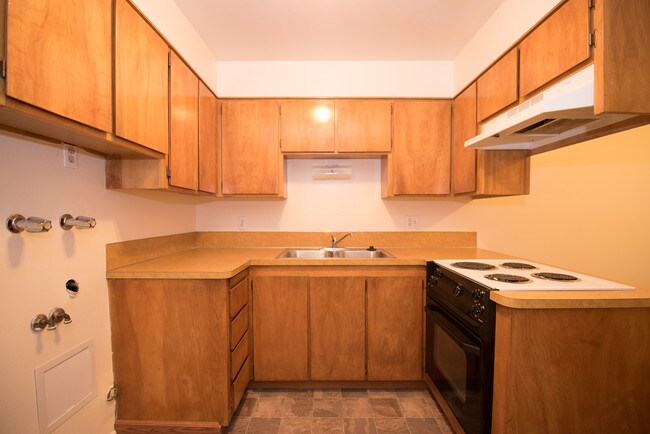Building Photo - 4 W 1500 S