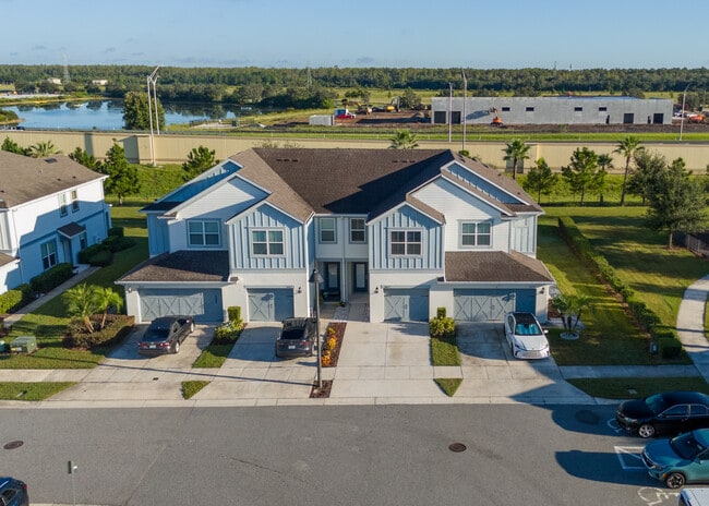 Building Photo - 3869 Plainview Dr