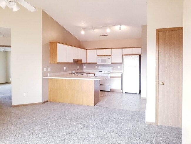 Building Photo - 560 Penn Ct