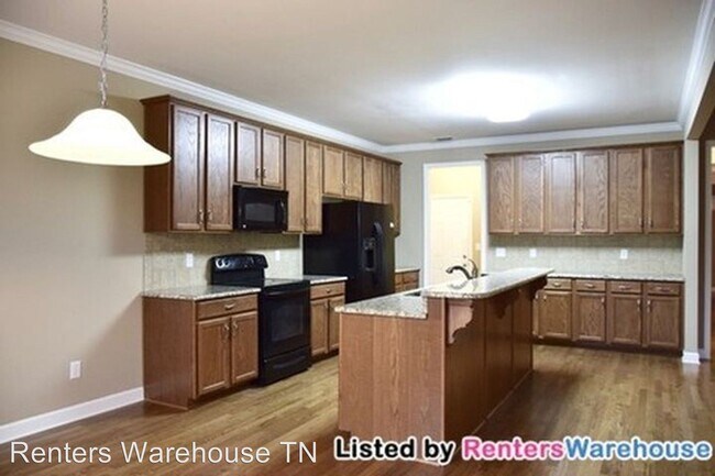 Building Photo - 2044 Traemoor Village Dr