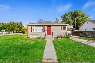 Building Photo - 1104 E Dewey Ave