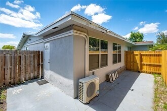 Building Photo - 2620 NW 83rd Ave