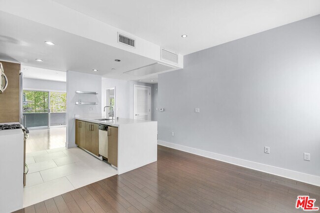 Foto del edificio - 1730 Sawtelle Blvd