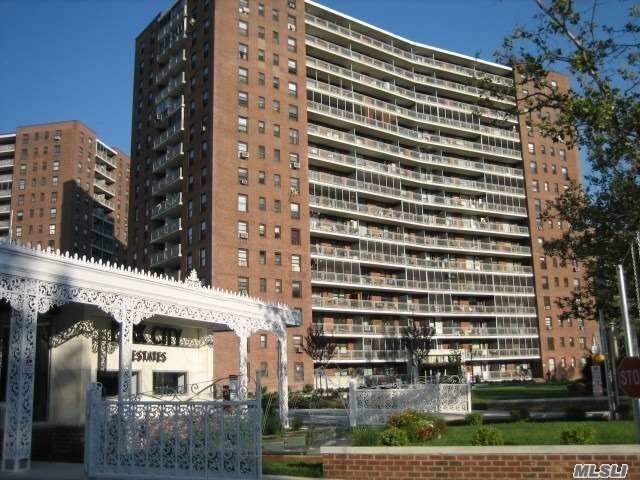 Primary Photo - 61-55 98th St