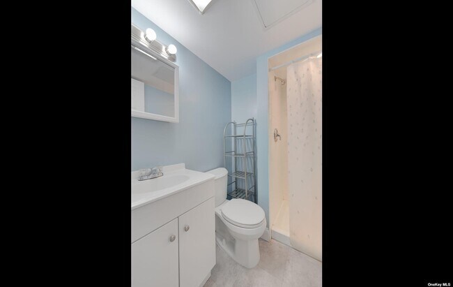 Building Photo - 40 Peachtree Ln