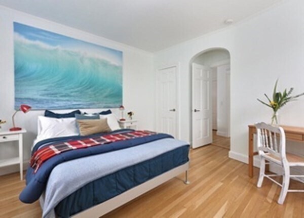 Building Photo - 67 Marion St