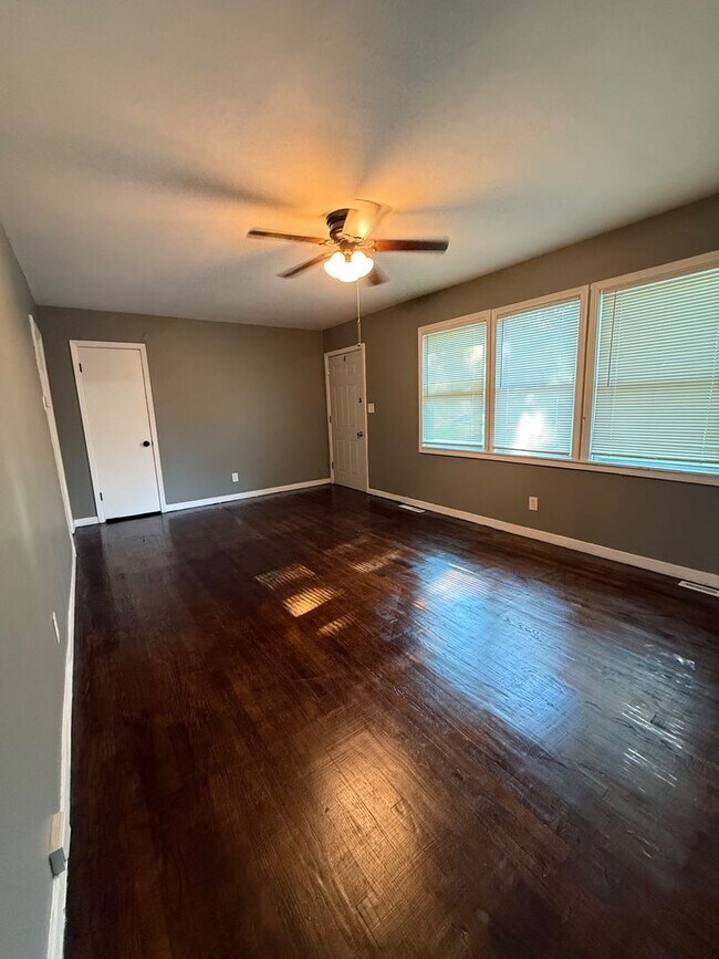 Foto del edificio - 6304 E 149th St
