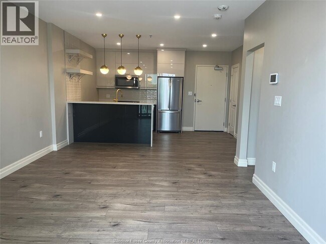 Building Photo - 531 Pelissier St