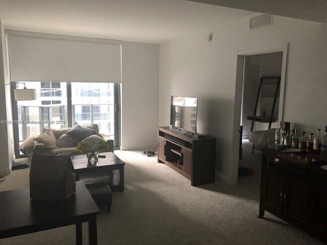 Foto del edificio - 45 SW 9th St