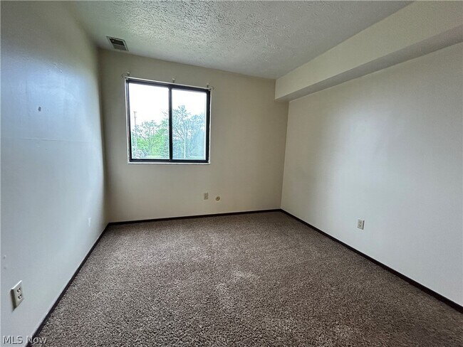 Foto del edificio - 623 Lovers Ln