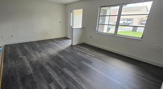 Building Photo - 526 Reading St NW