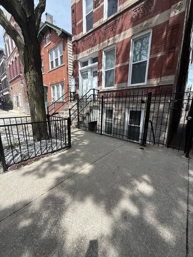 Primary Photo - 1716 W 19th St