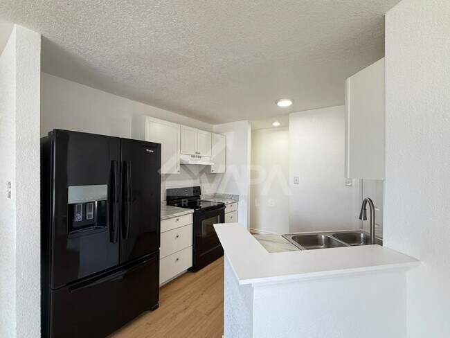 Foto del edificio - 4103 Sunrise Glade Dr