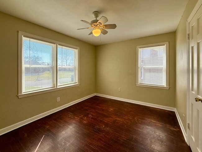 Foto del edificio - 7259 Teal Ave